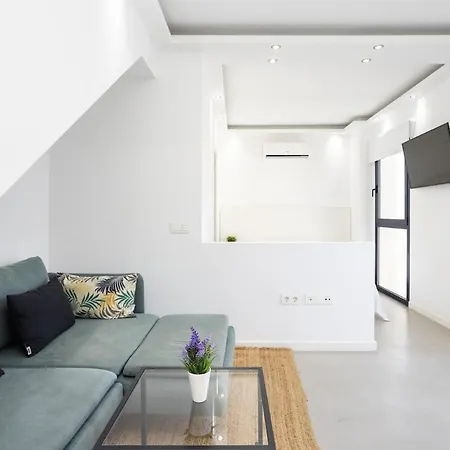 Apartman La Caleta With *