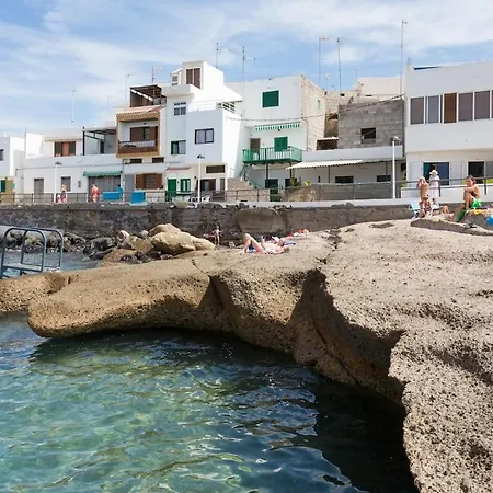 La Caleta With Apartman *